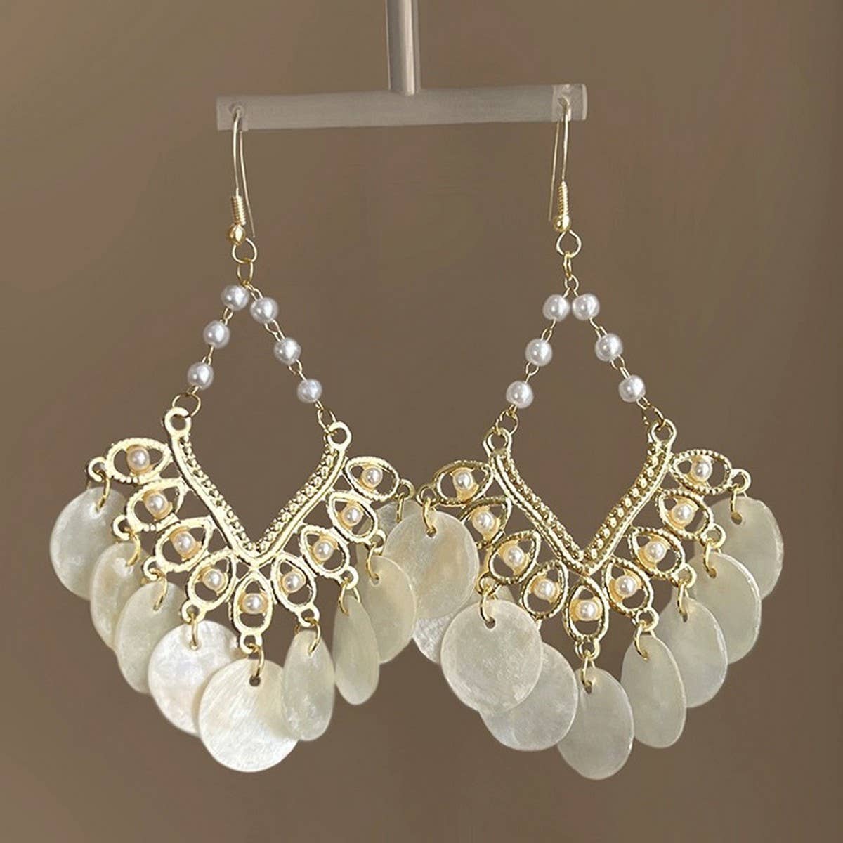 FRENCH GEOMETRIC SCALLOPED SHELL TASSEL EARRINGS_CWAJE2180