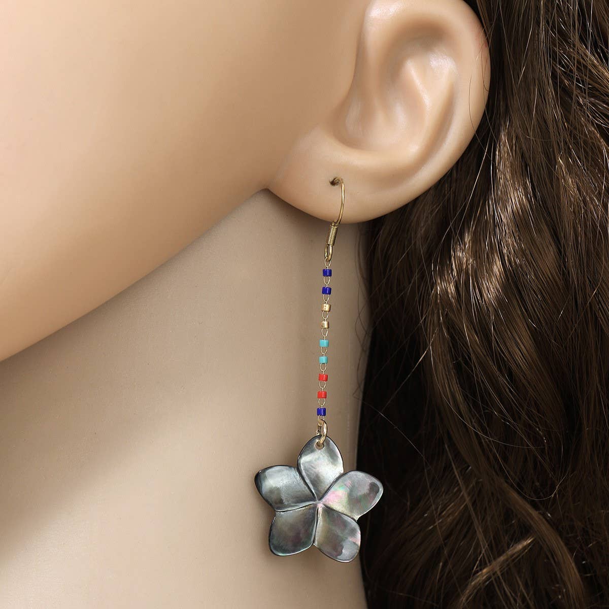 FASHIONABLE TEARDROP SHAPED SHELL METAL EARRINGS_CWMM4338