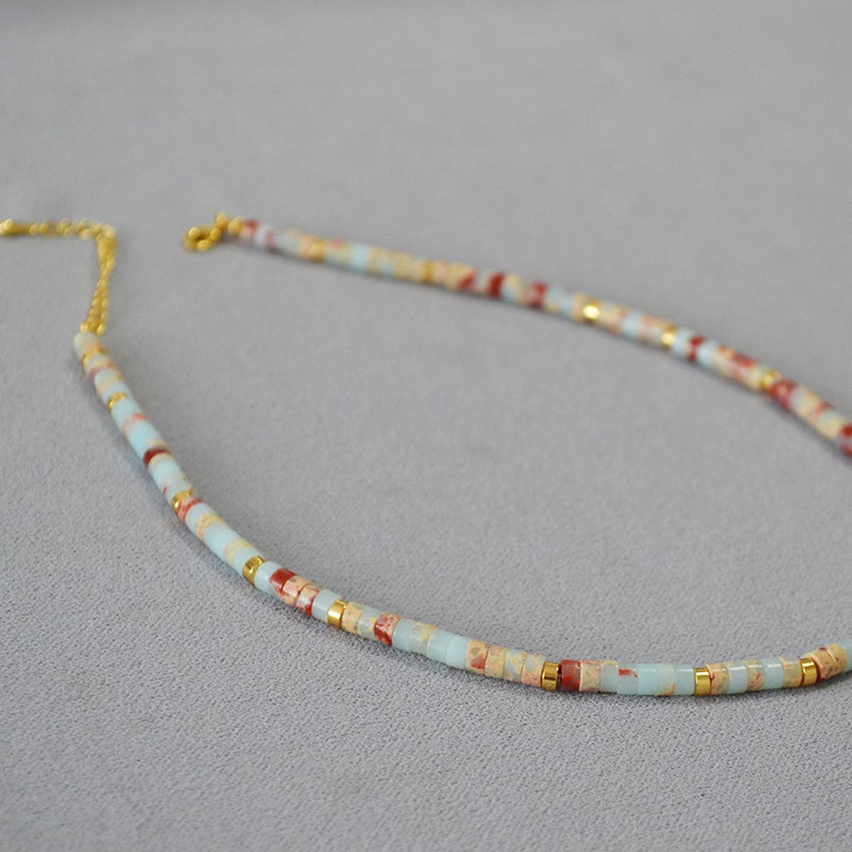 RETRO FRESH PATTERNED STONE BEADED NECKLACE_CWAJE2122