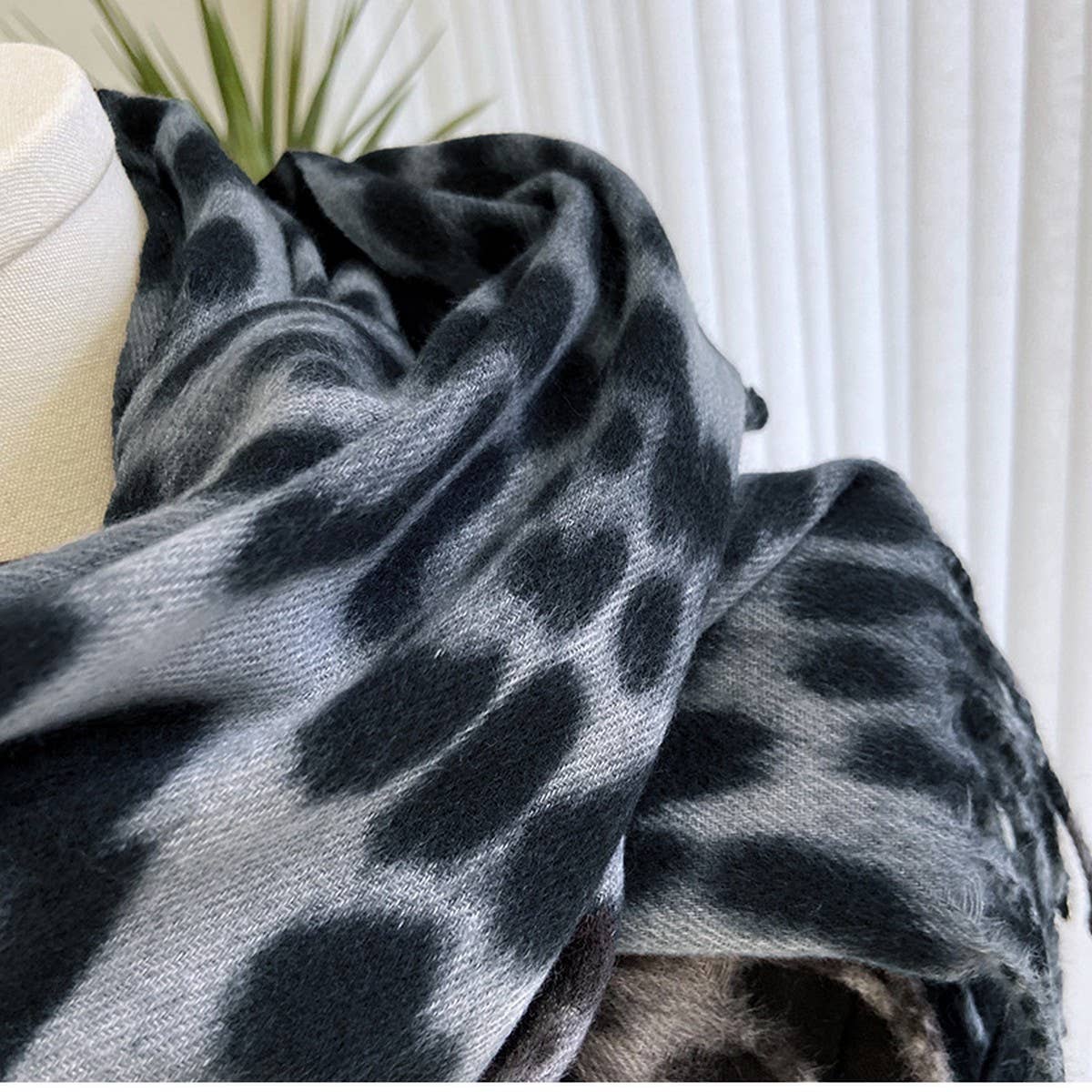 LEOPARD PRINT SCARF THICK TASSEL WINTER WRAP_CWASC1452