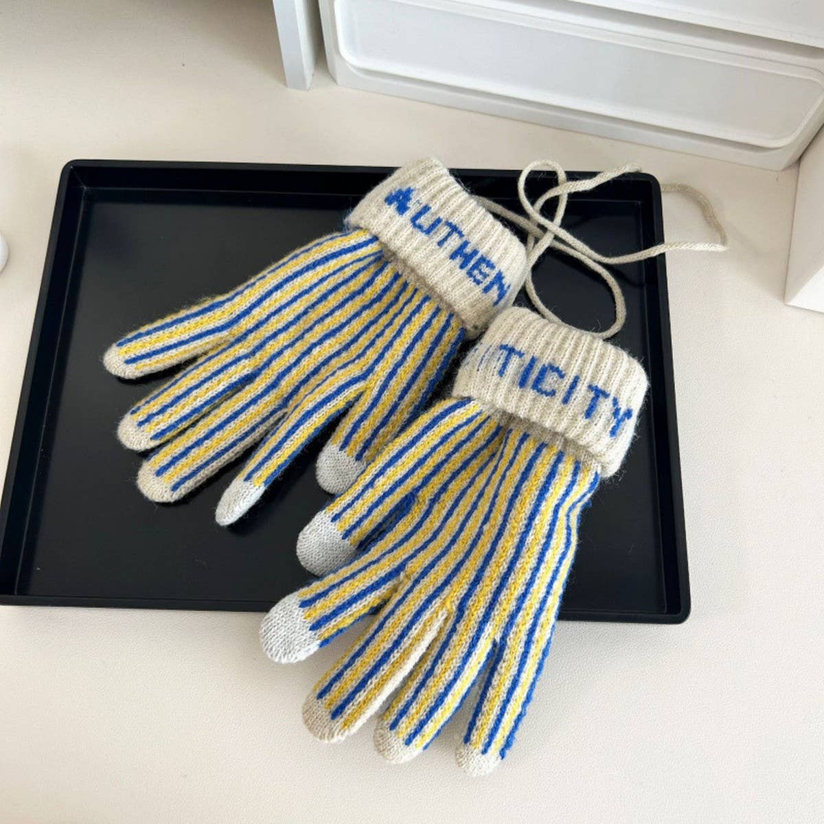 Woolen Striped Touch Scree Warm Halter G Ves_Cwag0188