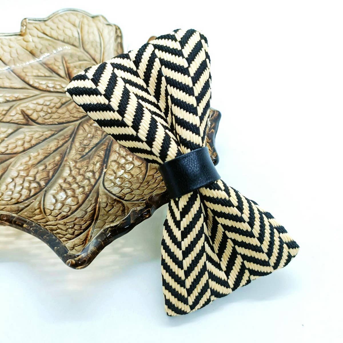 BOHEMIAN RAFFIA WOVEN HERRINGBONE BOW CLIP_CWAHA6348