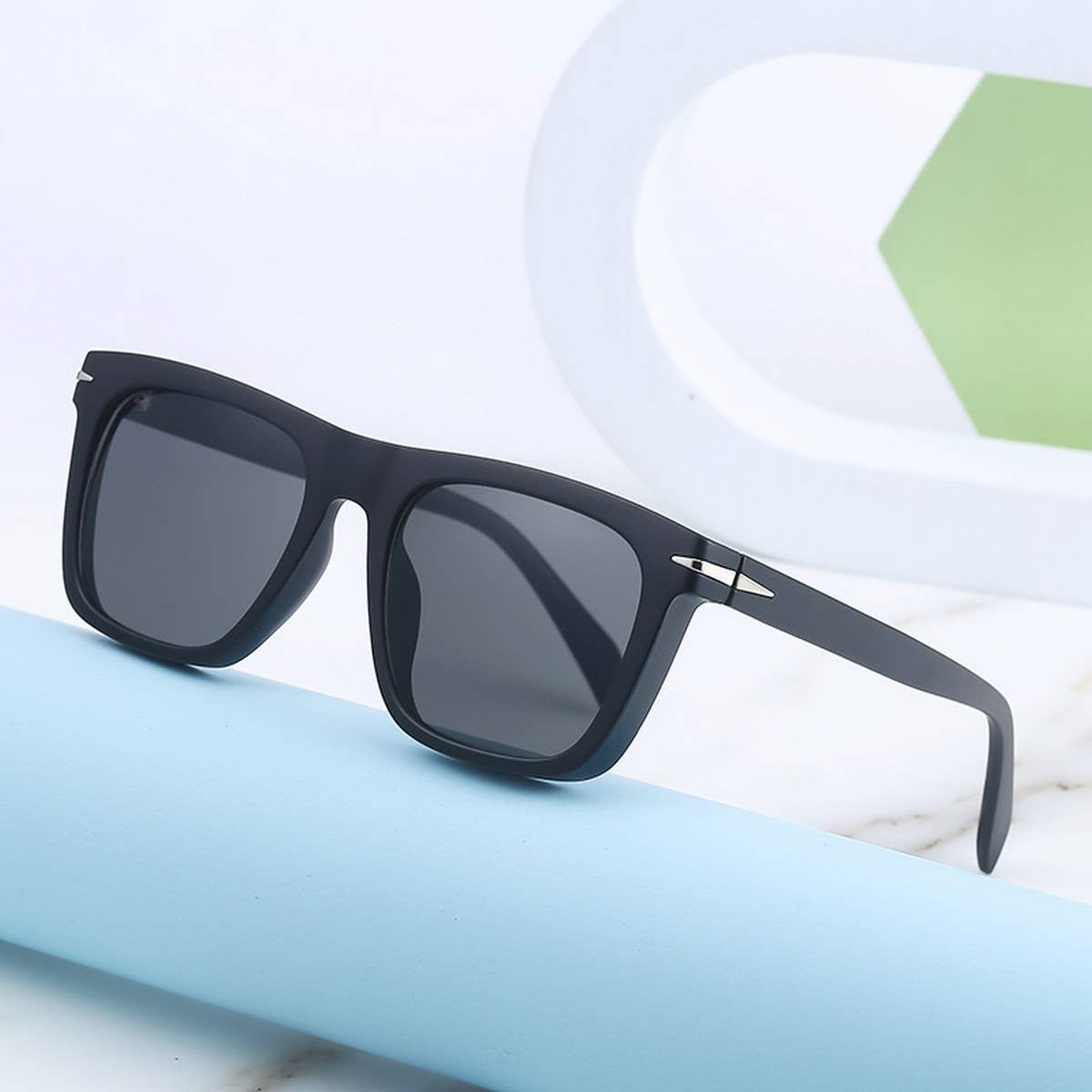 FASHIONABLE SQUARE FRAME SUNGLASSES_CWASG0624