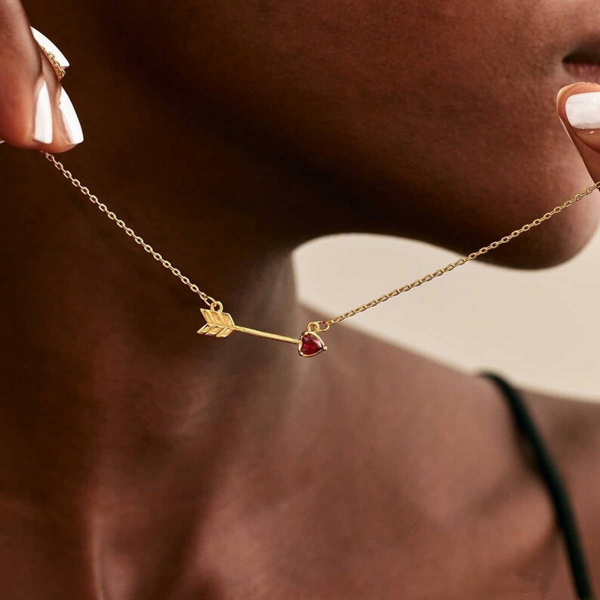 COLORFUL CREATIVE HEART PIERCING PENDANT NECKLACE_CWMM5342