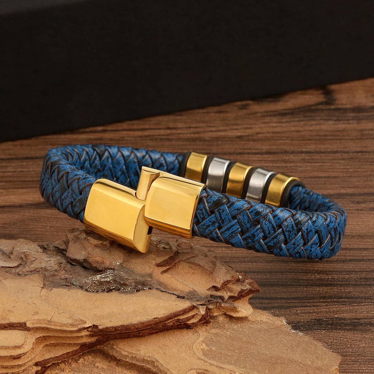 LAKE BLUE LEATHER MAGNET BUCKLE BRACELET_CWAJE1462