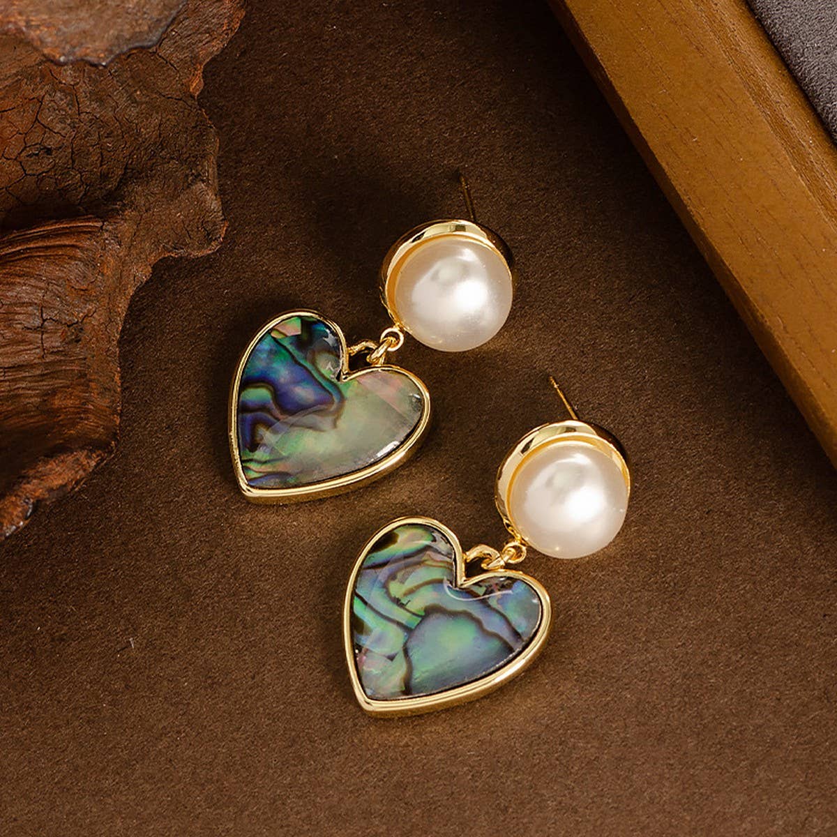 NATURAL ABALONE HEART HEART EARRINGS PEARL EARRINGS_CWMM4355
