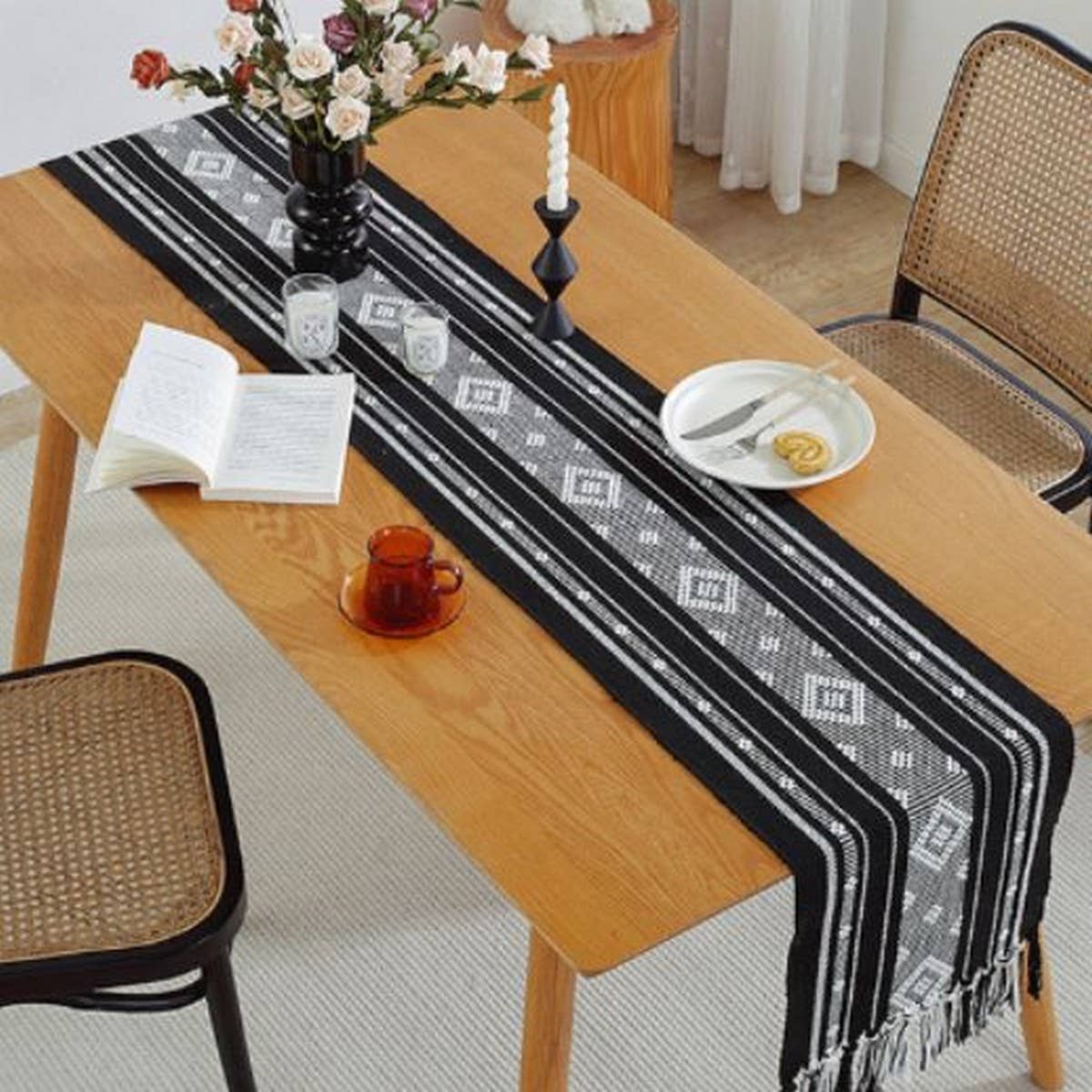 GEOMETRIC TASSEL HOLIDAY TABLE RUNNER_CWMM0994
