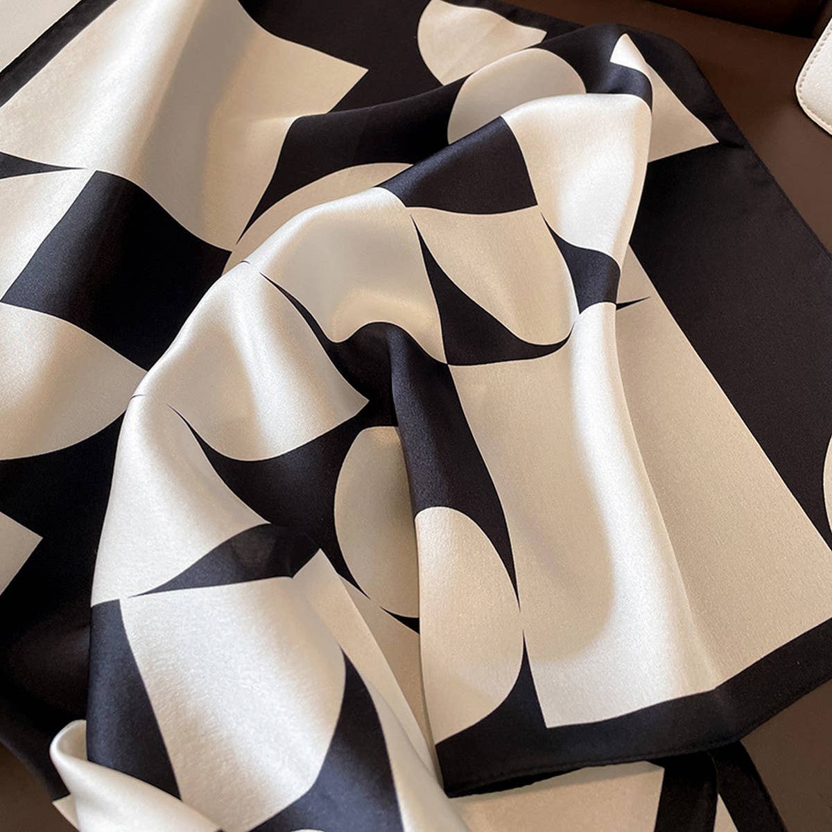 MINIMALIST SPRING AND SUMMER POLKA DOT PLAID SCARF_CWASC0628