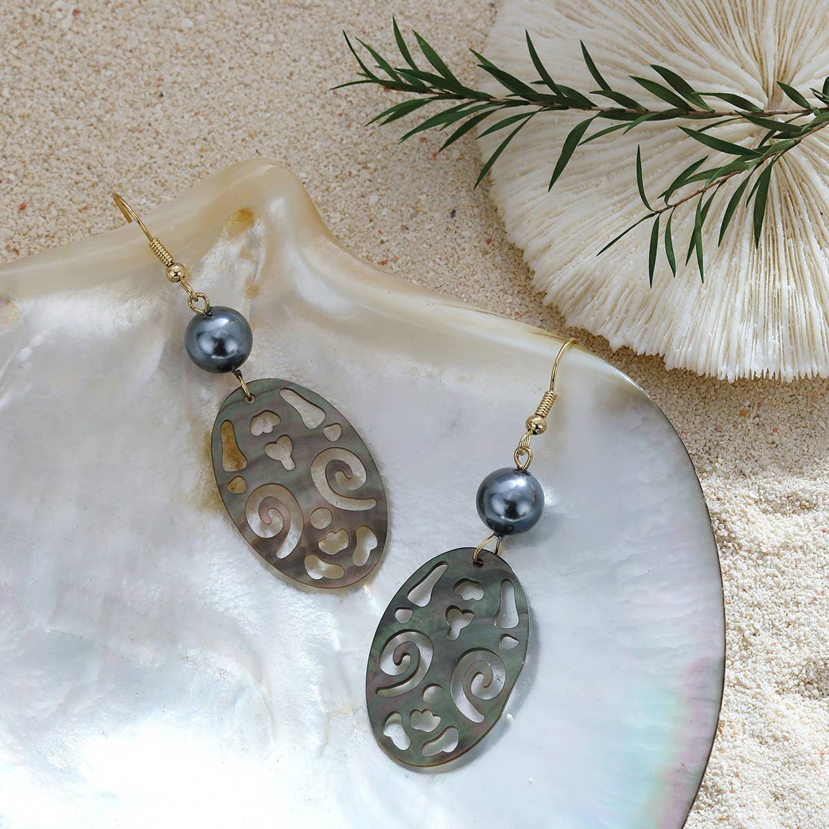 CREATIVE HOLLOW CARVED NATURAL SHELL EARRINGS_CWMM4266