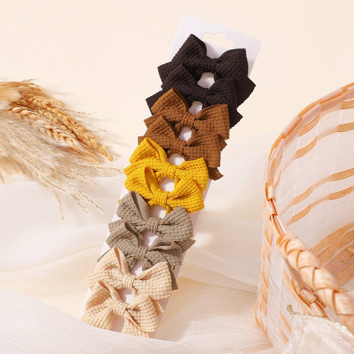 1 6 HANDMADE FABRIC BOW CLIPS FOR GIRLS_CWAHA6756