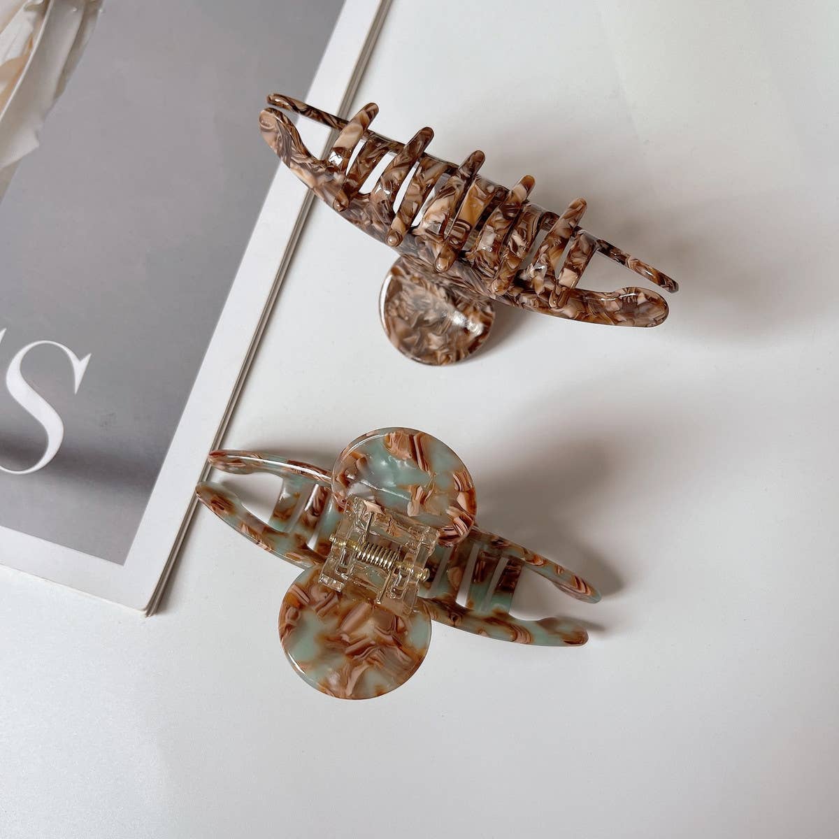 MEDIUM CURVED LINE ACETATE HAIRPIN CLIP_CWAHA1323