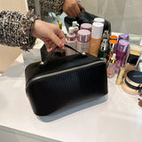 Portable Large Capacity Compartment Cosmetic Bag_Cwab4428