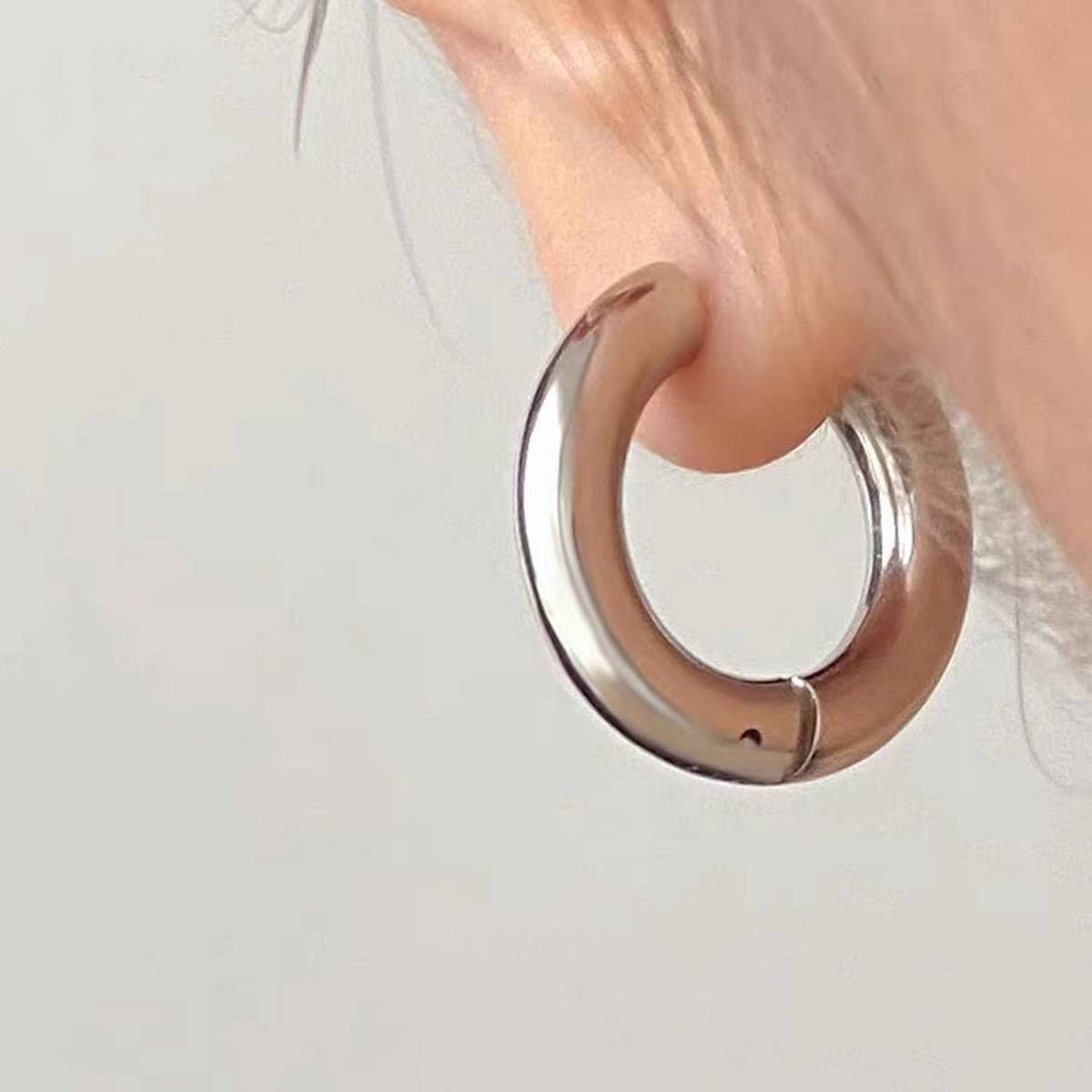 FASHIONABLE GOLD AND SILVER PLATED EARRINGS_CWASC1673