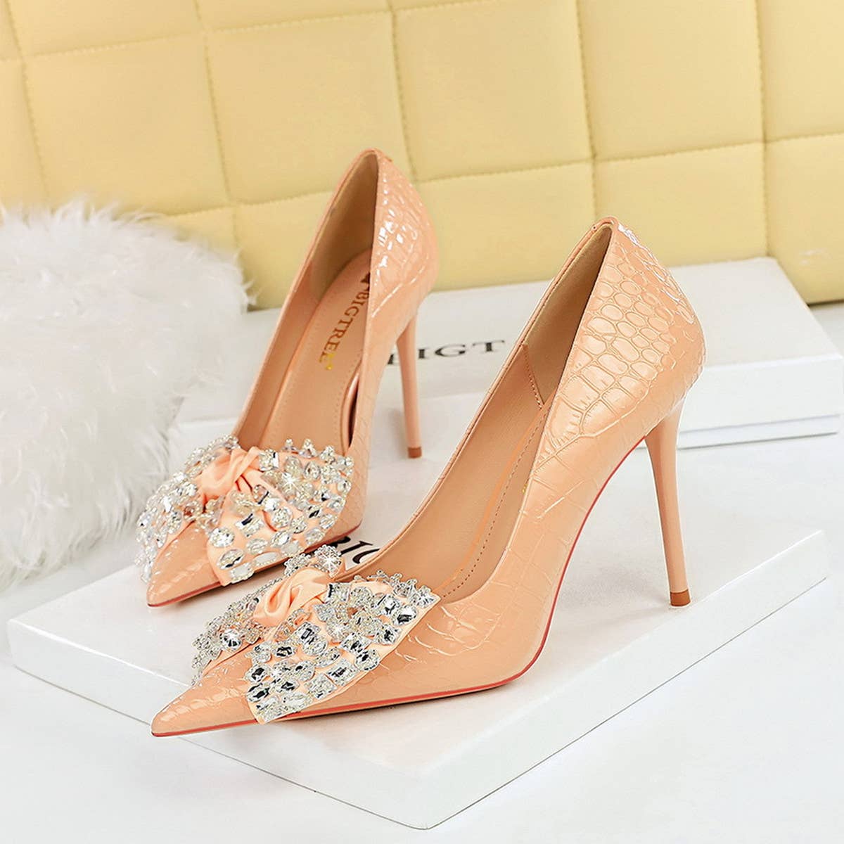 SHALLOW POINTED TOE RHINESTONE BOW HIGH HEELS_CWSHH0079