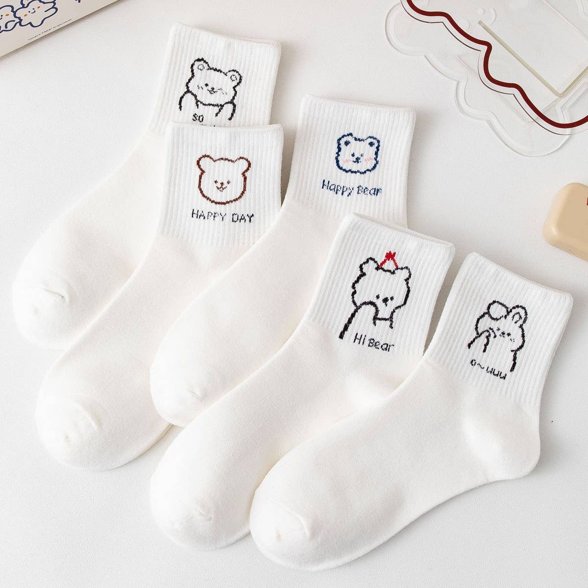 FRESH COLLEGE STYLE BEAR WHITE MID TUBE SOCKS_CWMS1405