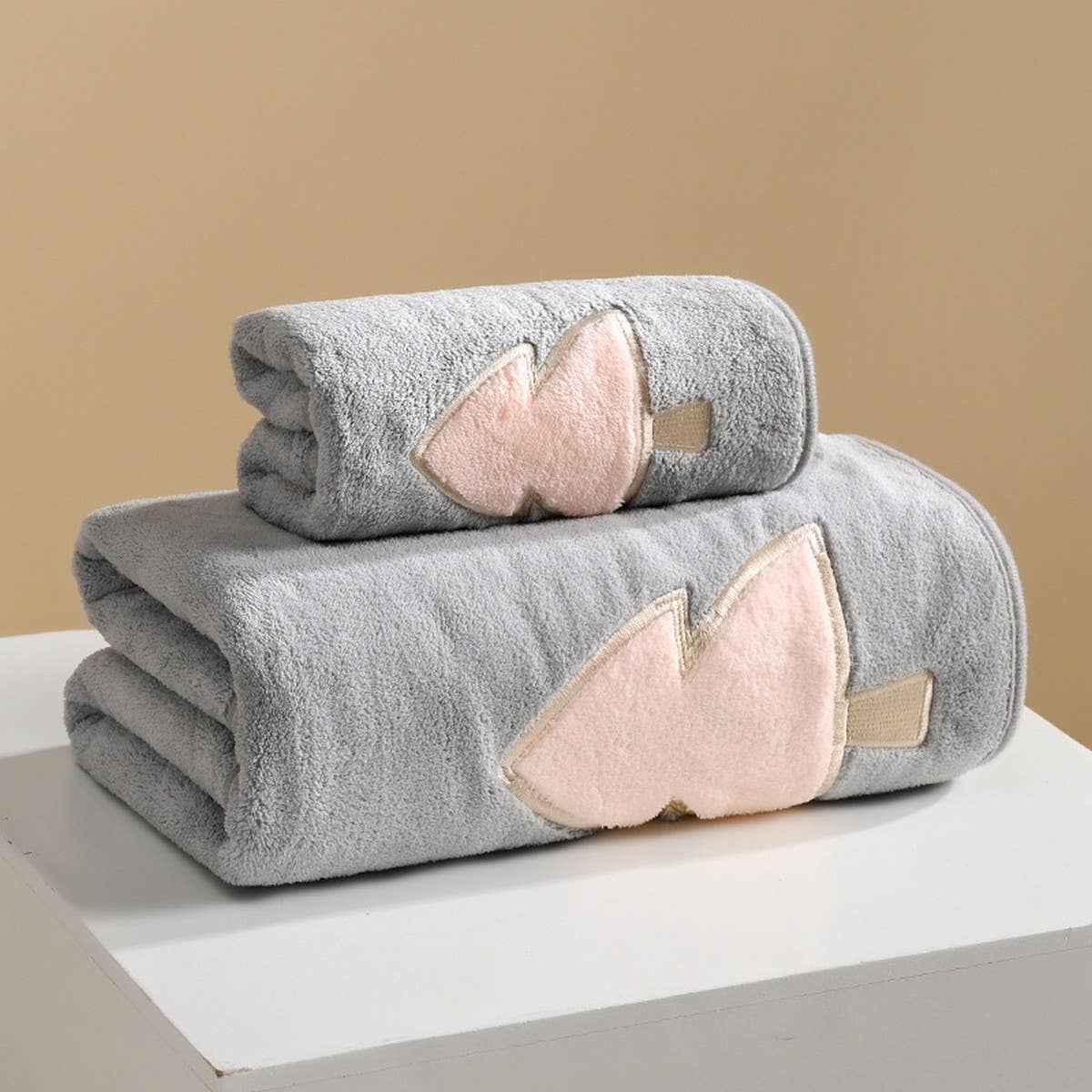 EMBROIDERED CORAL FLEECE ABSORBENT BATH TOWEL_CWMM2289