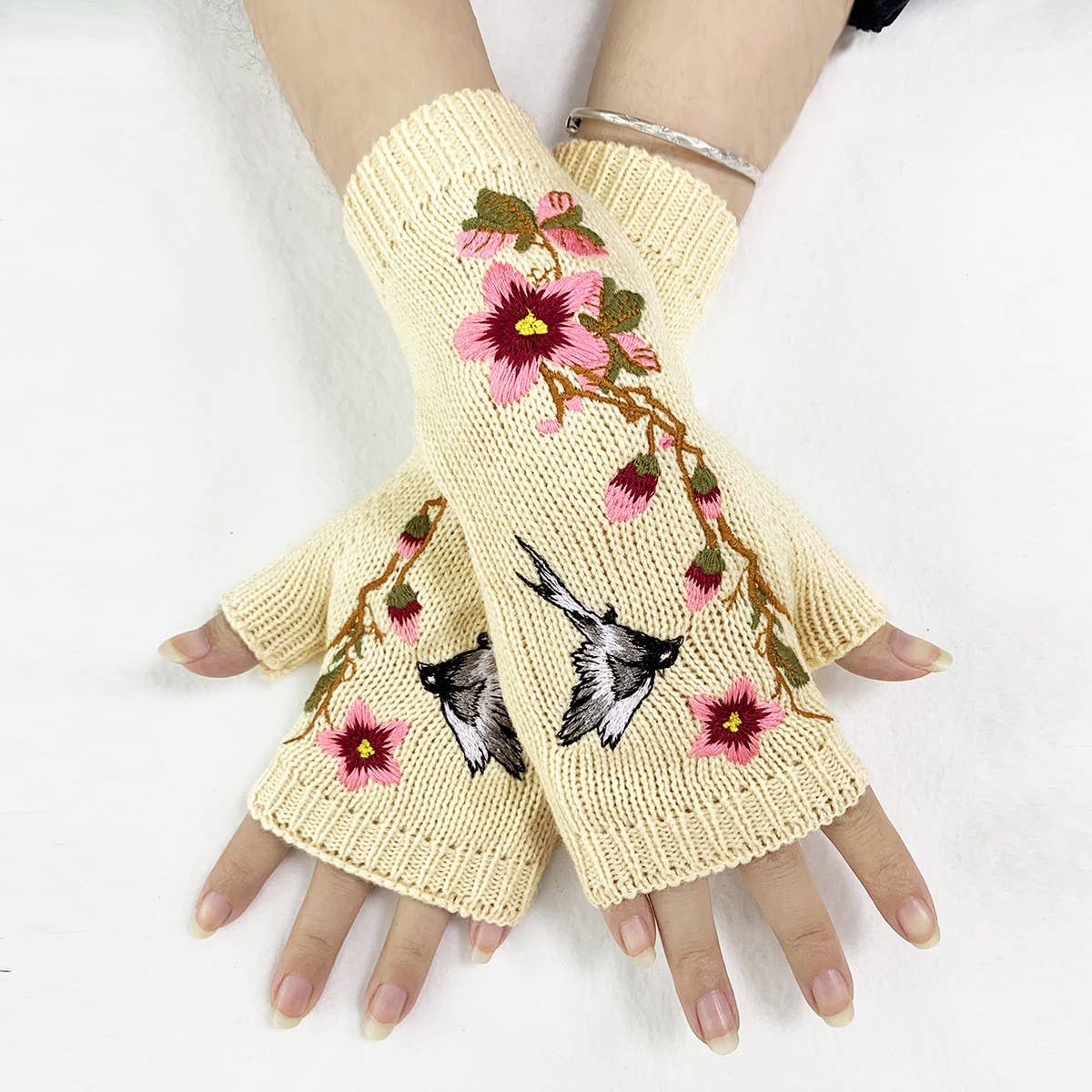 Womens Embroidered Swallow Half Finger Gloves_Cwmm1666