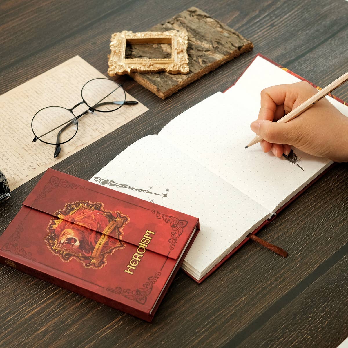 SIMPLE LION TOTEM THICK NOTEBOOK_CWMM1851