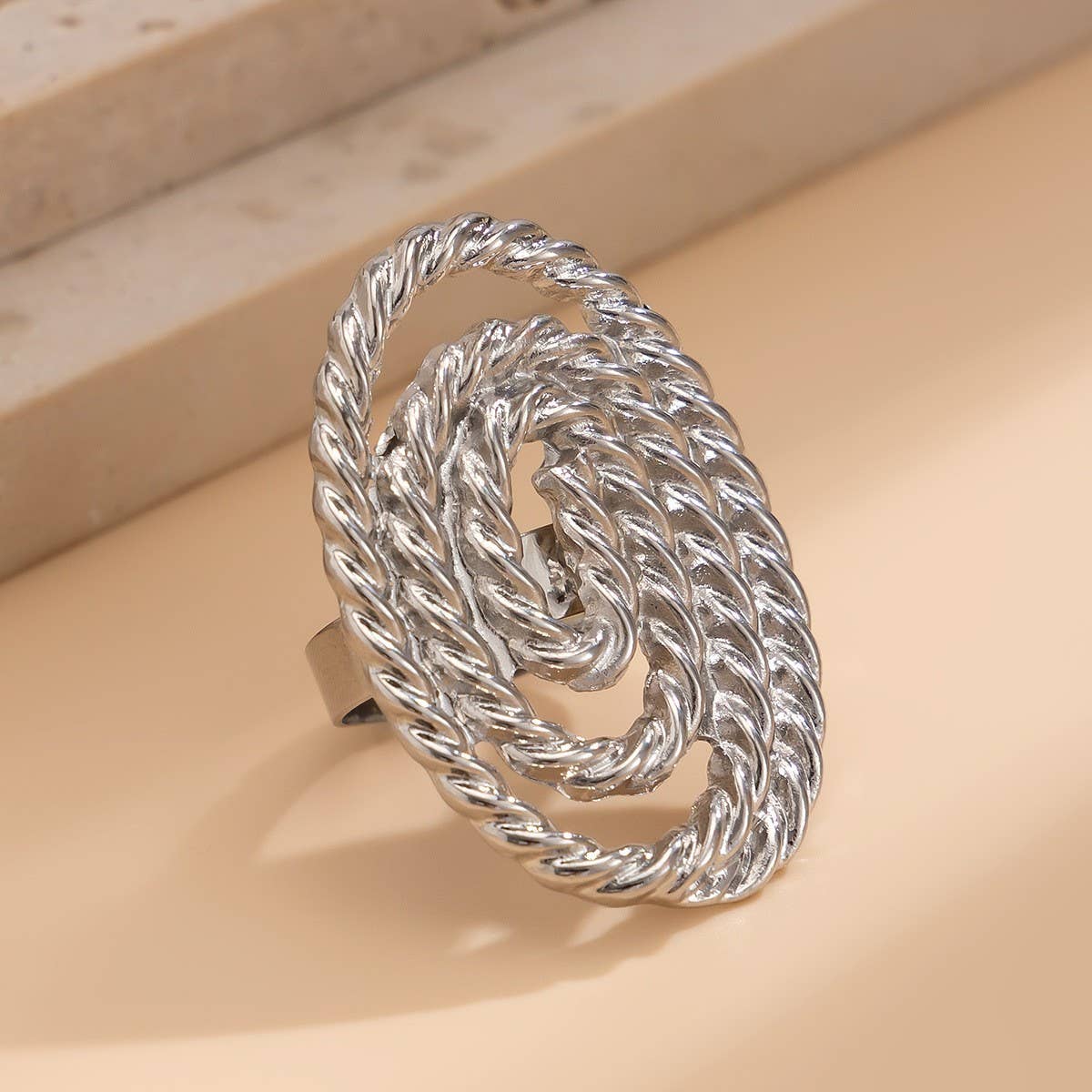 IRREGULAR GEOMETRIC ELLIPSE ALLOY WINDING RING_CWMM3229