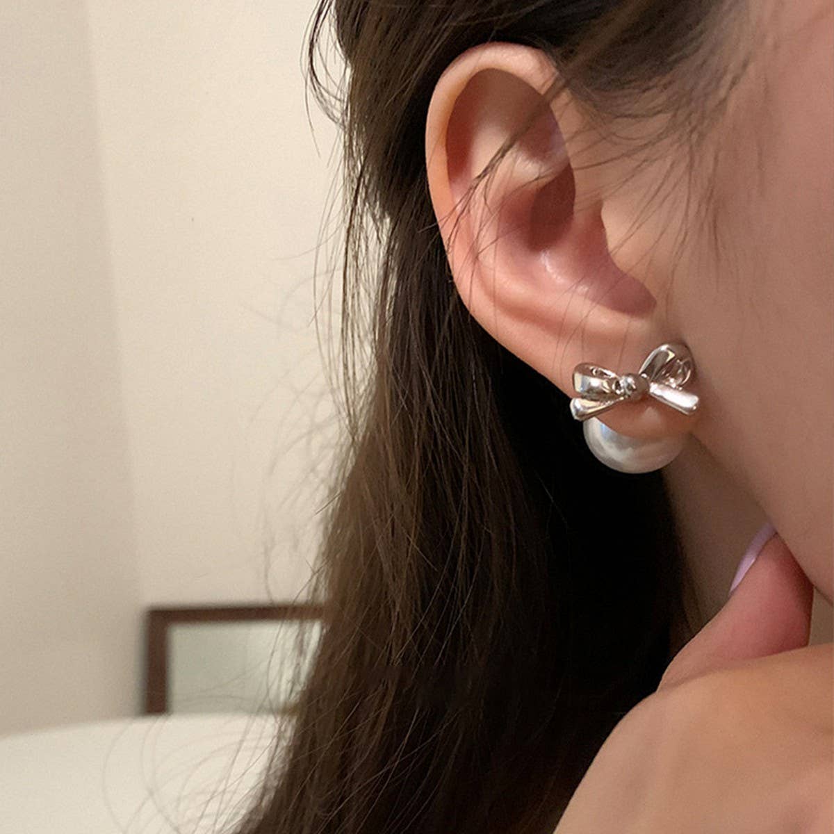 TEMPERAMENTAL AND HIGH END BOW PEARL EARRINGS_CWAJE2971