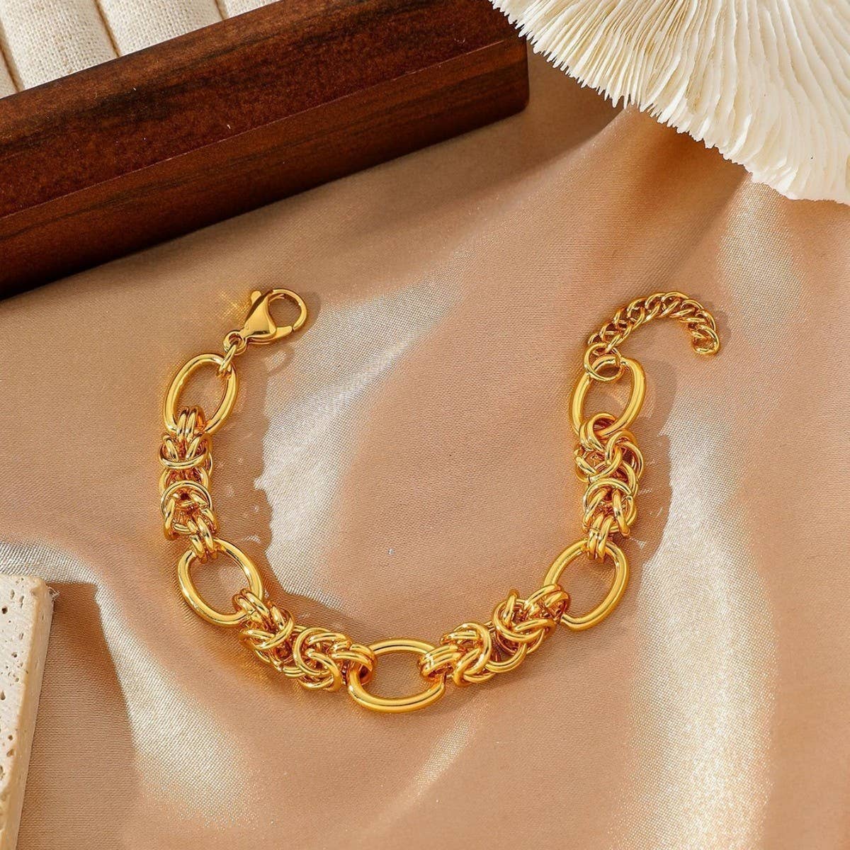 Versatile 18K Gold Titanium Steel Bracelet_Cwmm3719