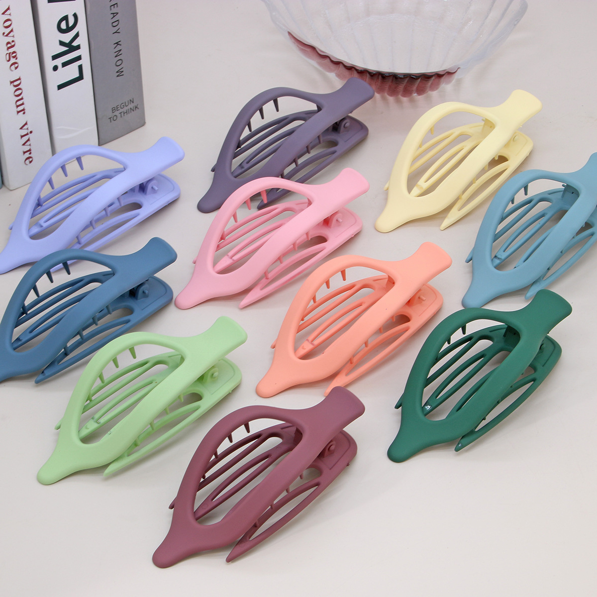 LEAF OVAL HAIR CLIP MINIMALIST CLAW BARRETTE_CWAHA6511