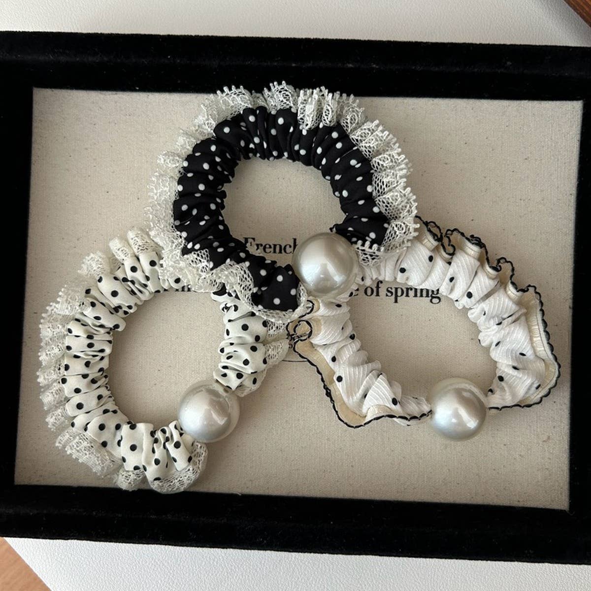 CURLY SMALL POLKA DOT HAIR SCRUNCHIES_CWAHA2820