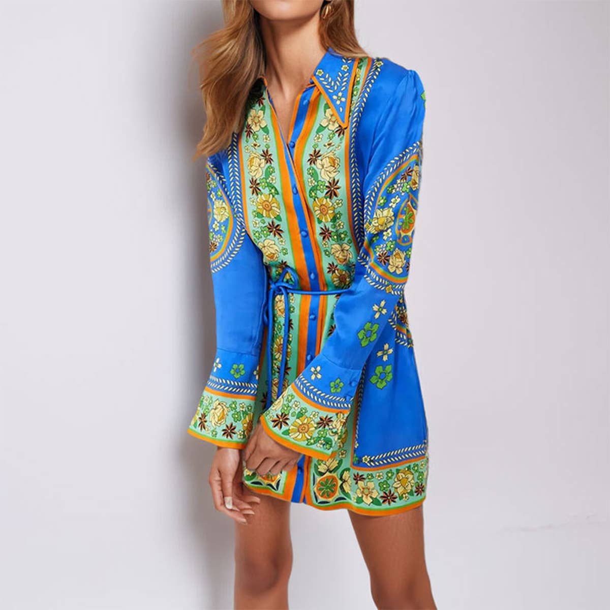 Stylish Lace-Up Dress With Vintage Lapel Print