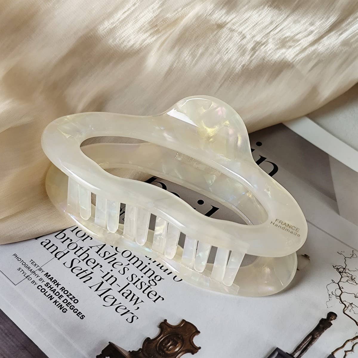 Acetate Sweet Large Cloud Hairpin_Cwaha07233
