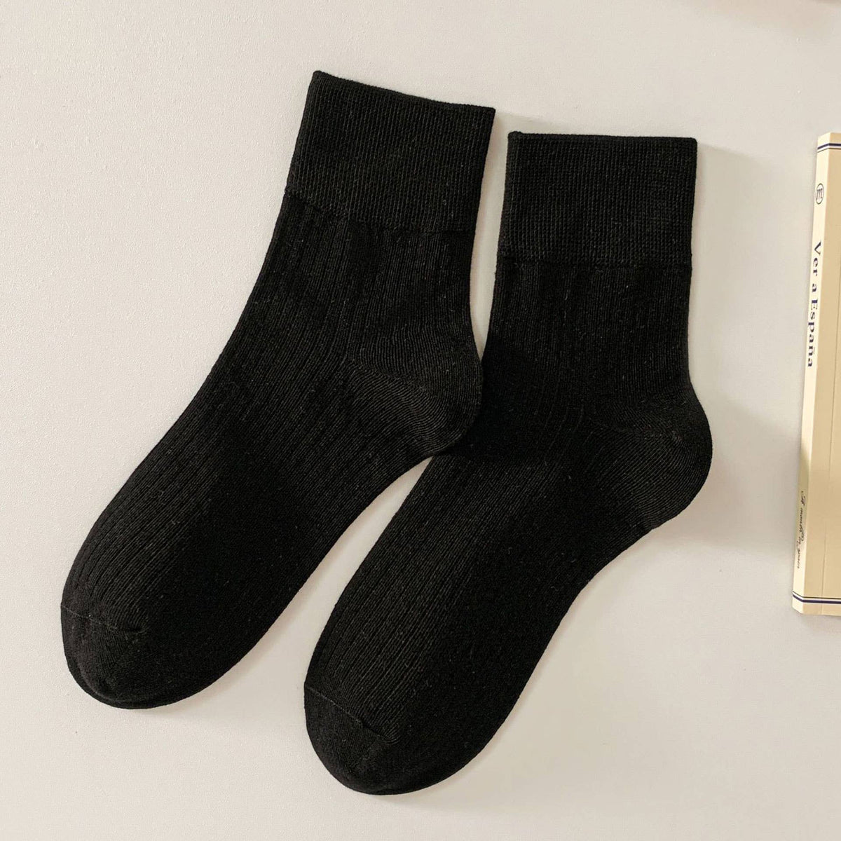 SIMPLE STYLE SOLID COTTON CREW SOCKS FOR WOMENS_CWMS1373