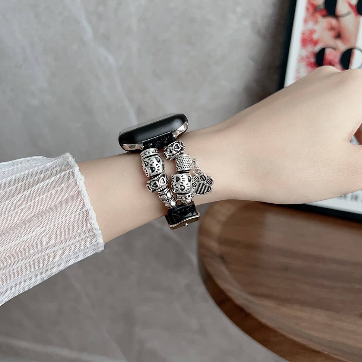 IWATCH9 1 SE DOG PAW ORNAMENT GENUINE LEATHER STRAP_CWWW0060