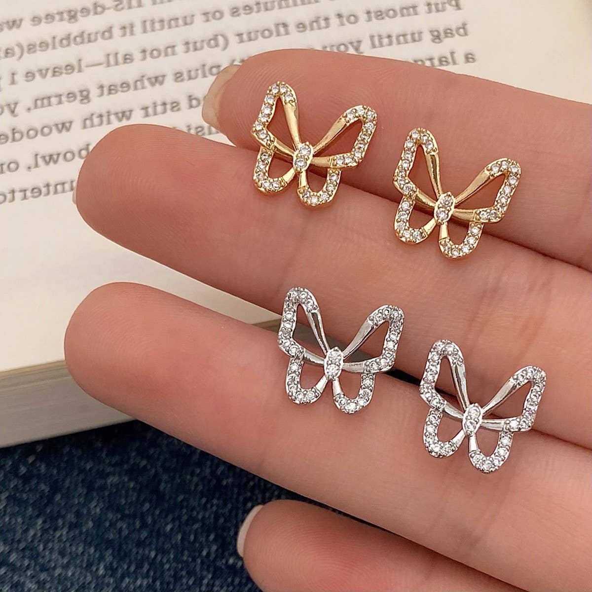FASHIONABLE AND SWEET HOLLOW BUTTERFLY EARRINGS_CWAJE3110
