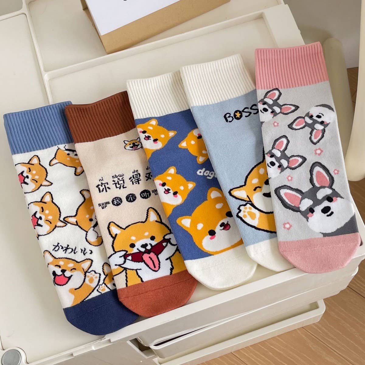 CARTOON BEAR CHECKERBOARD MIDDLE TUBE SOCKS_CWMS1389