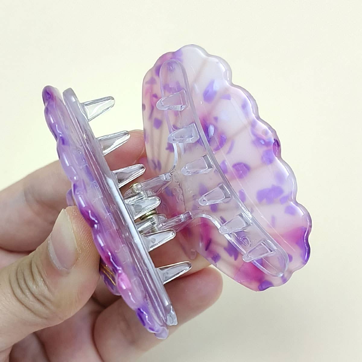 2 SMALL SHELL HAIR CLAW CLIP FOR BACK HAIR_CWAHA0653