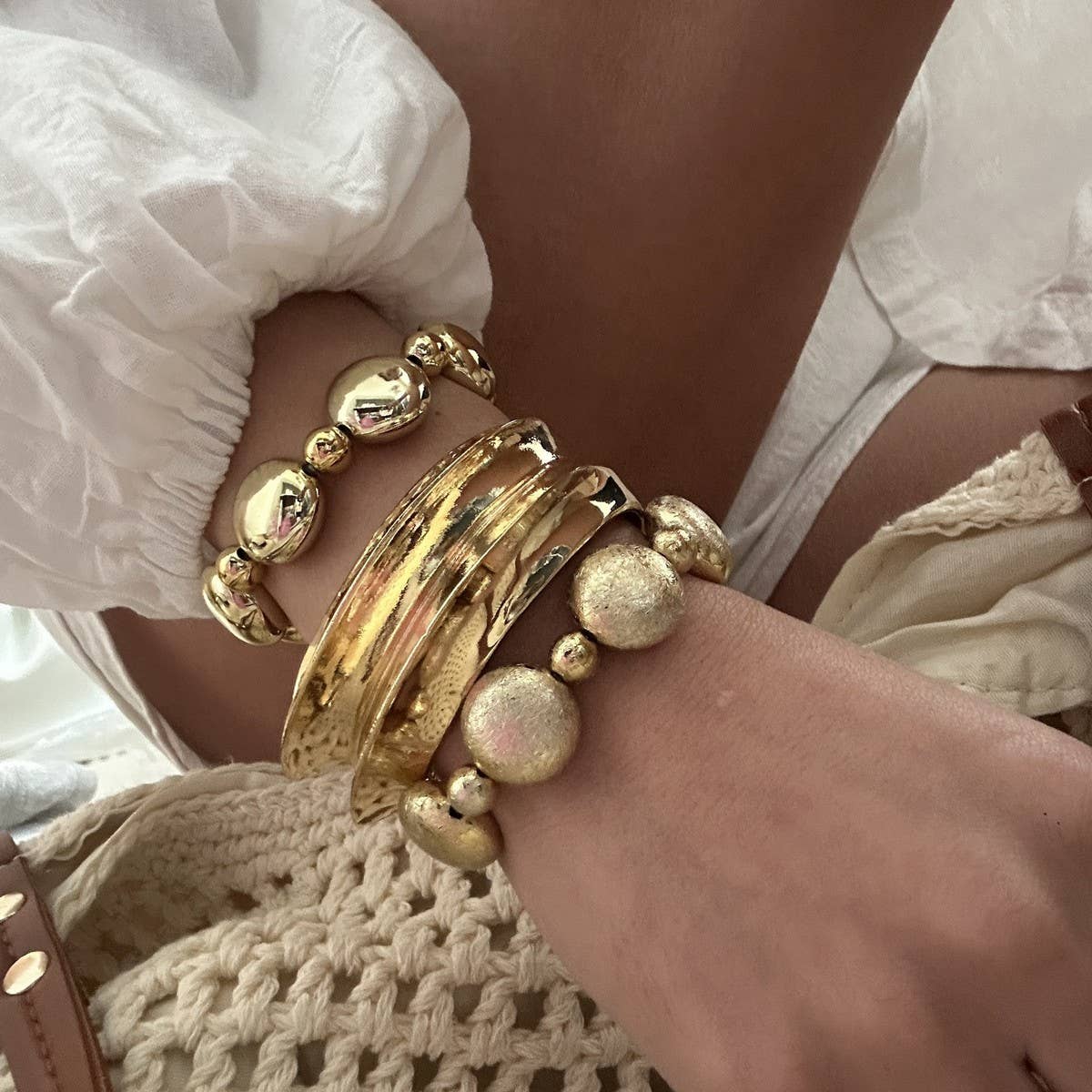 HIGH GRADE METAL IRREGULAR GLOSSY OPEN BRACELET_CWMM3111