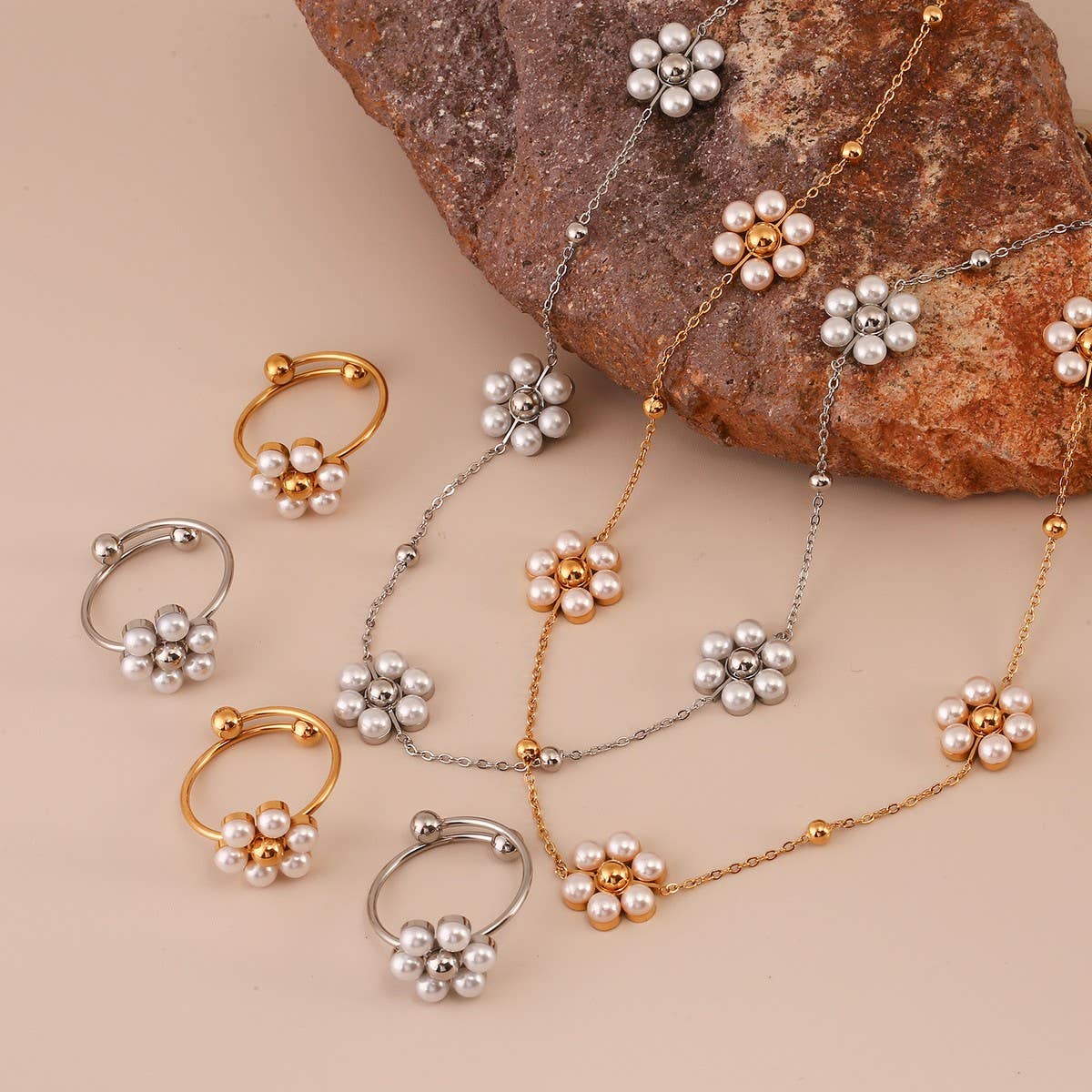 FASHION STEEL DAISY NECKLACE WITH PEARL SET_CWMM8837