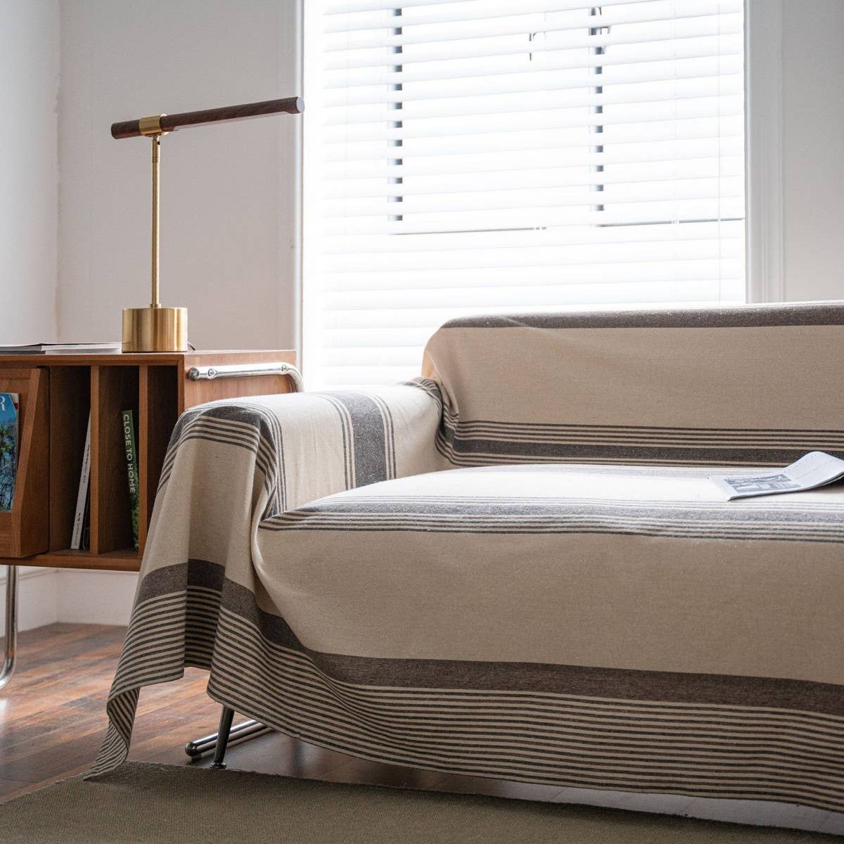 STRIPED ANTI CAT SCRATCH SOFA THROW_CWMM1656