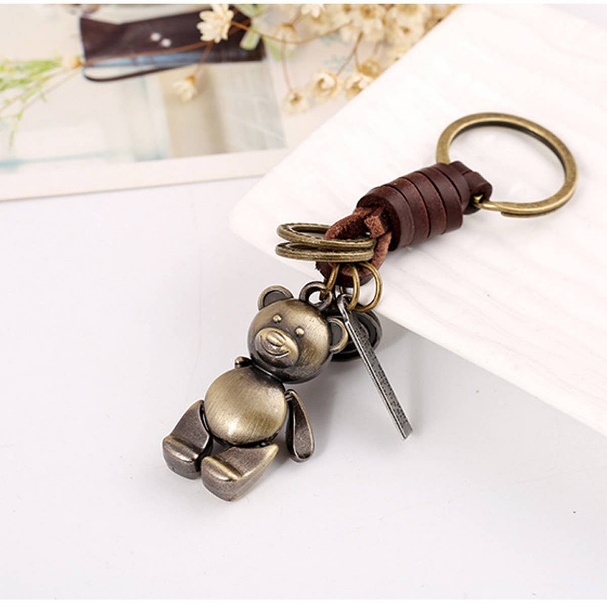 MOVABLE CARTOON BEAR LEATHER KEYCHAIN_CWMM4700