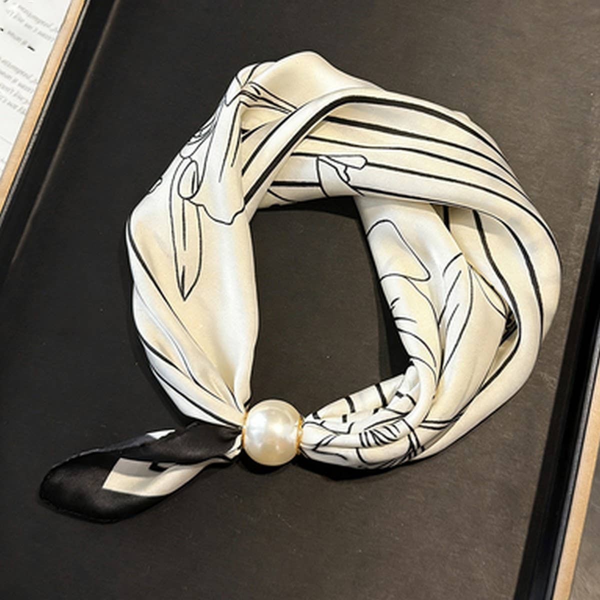Ivory Pearl Magnetic Skinny Neck Scarf_Cwasc03933
