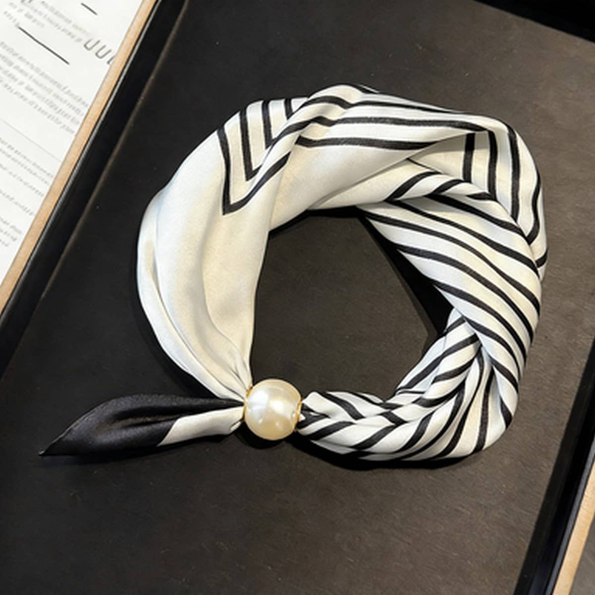 Ivory Pearl Magnetic Skinny Neck Scarf_Cwasc03933