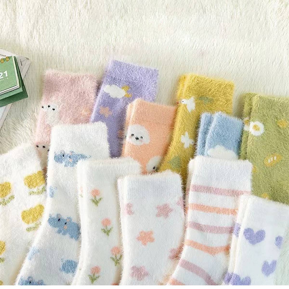 MID TUBE WINTER WARM CUTE PLUSH SNOW SOCKS_CWMS0791