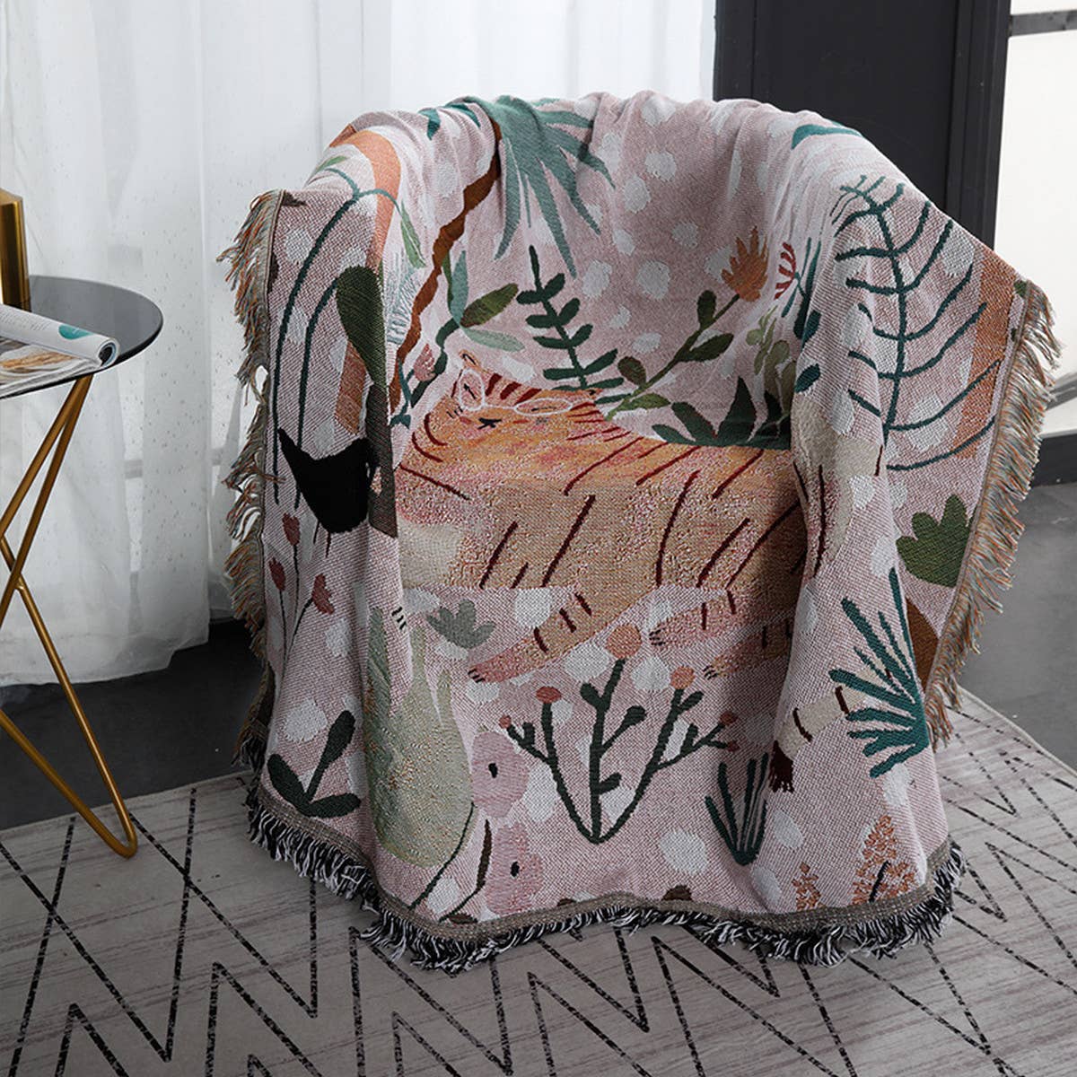 MULTIFUNCTIONAL BLANKET WITH LEAF PATTERN_CWMM0326