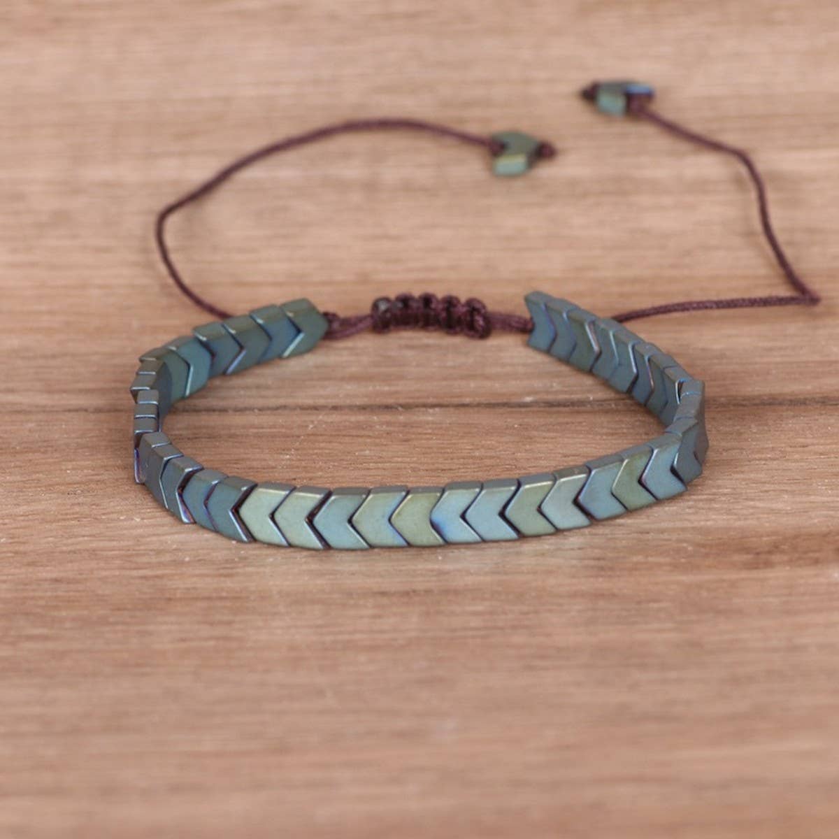 HEMATITE GALLSTONE ARROW BRAIDED BRACELET_CWAJE3919