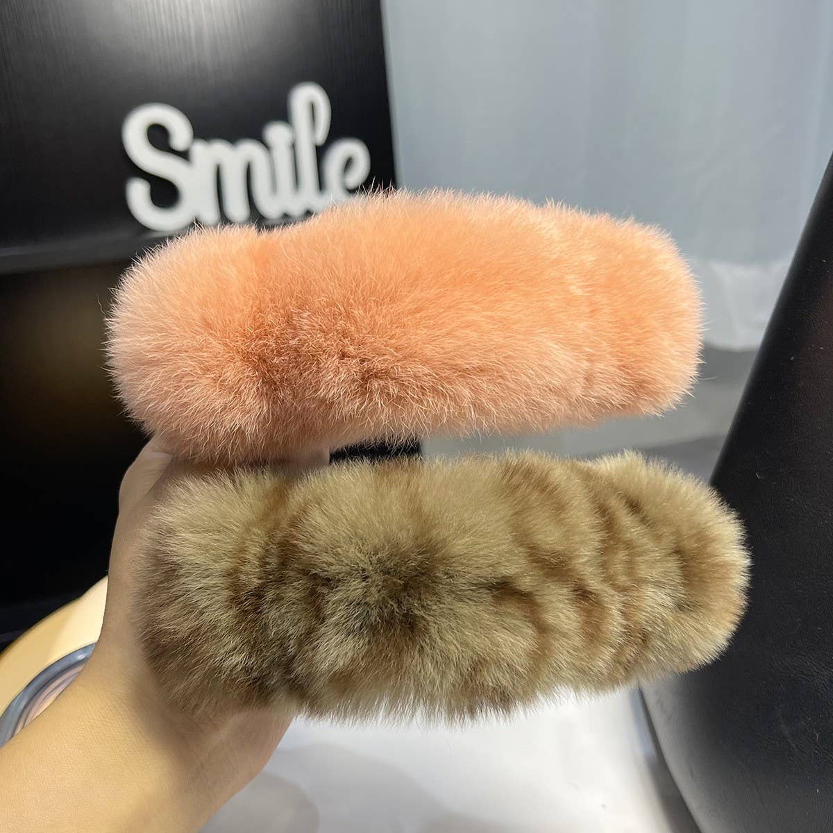FUZZY BUNNY FUR HAIR CLAW LARGE LAZY STYLE CLIP_CWAHA3323