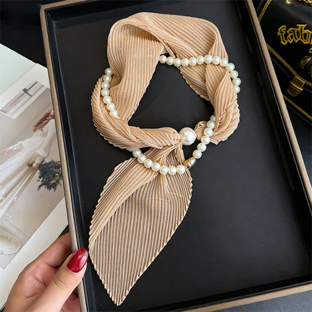 Ivory Crinkle Pearl Magnetic Silk Scarf_Cwasc03937