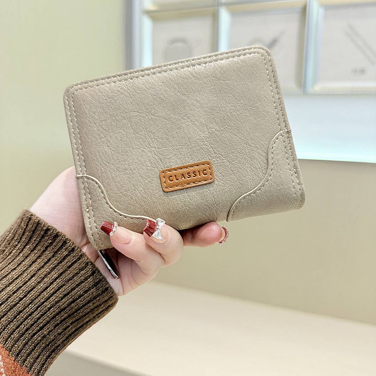 Retro Minimalist Zip Wallet With Snap Closure_Cwab06221