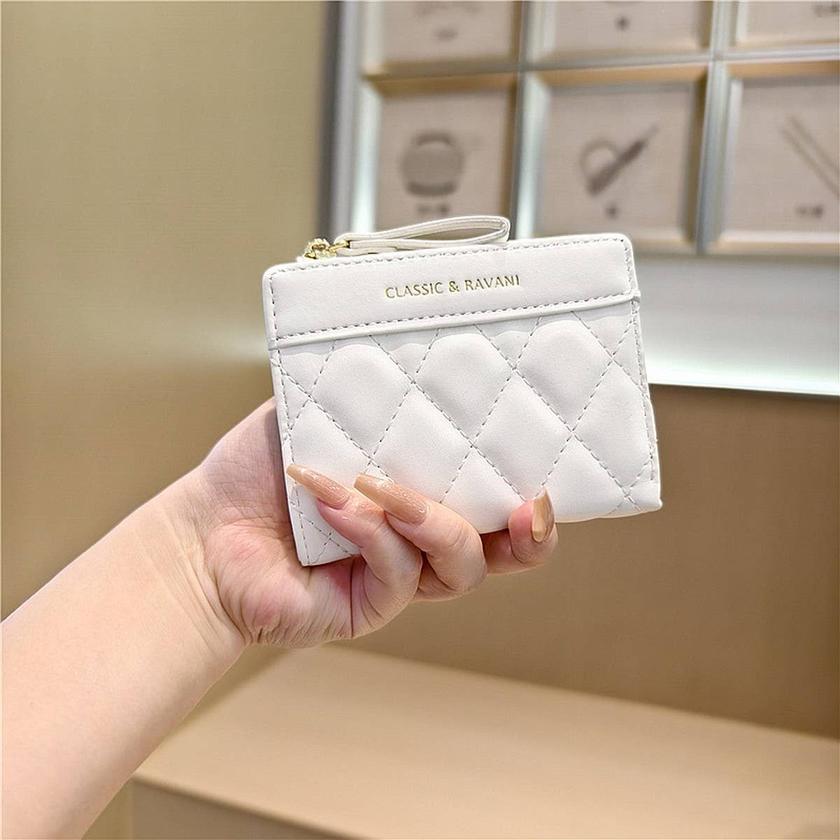 Minimalist Quilted Bifold Wallet With Card Slots_Cwab06231