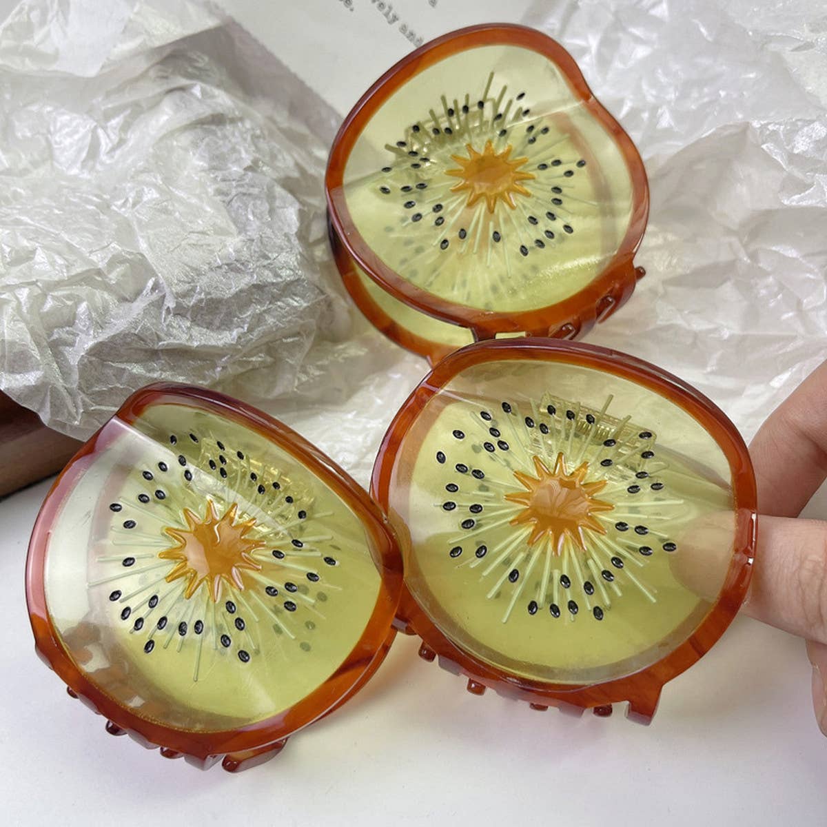 QUIRKY KIWI FRUIT ACETATE HAIR CLAW BACK BUN CLIP_CWAHA1340