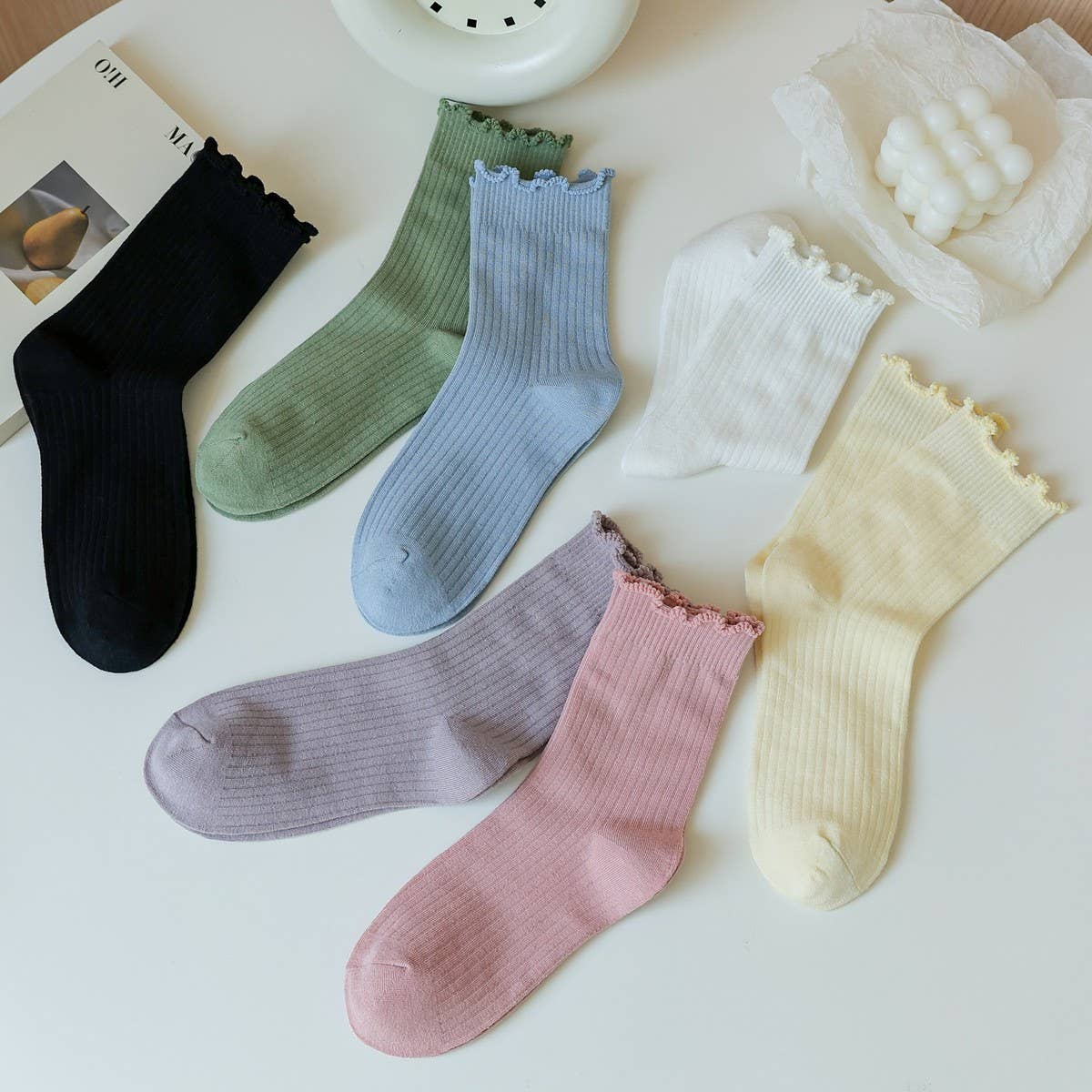 SOLID COLOR RUFFLED ALL MATCH SOCKS_CWMS0901