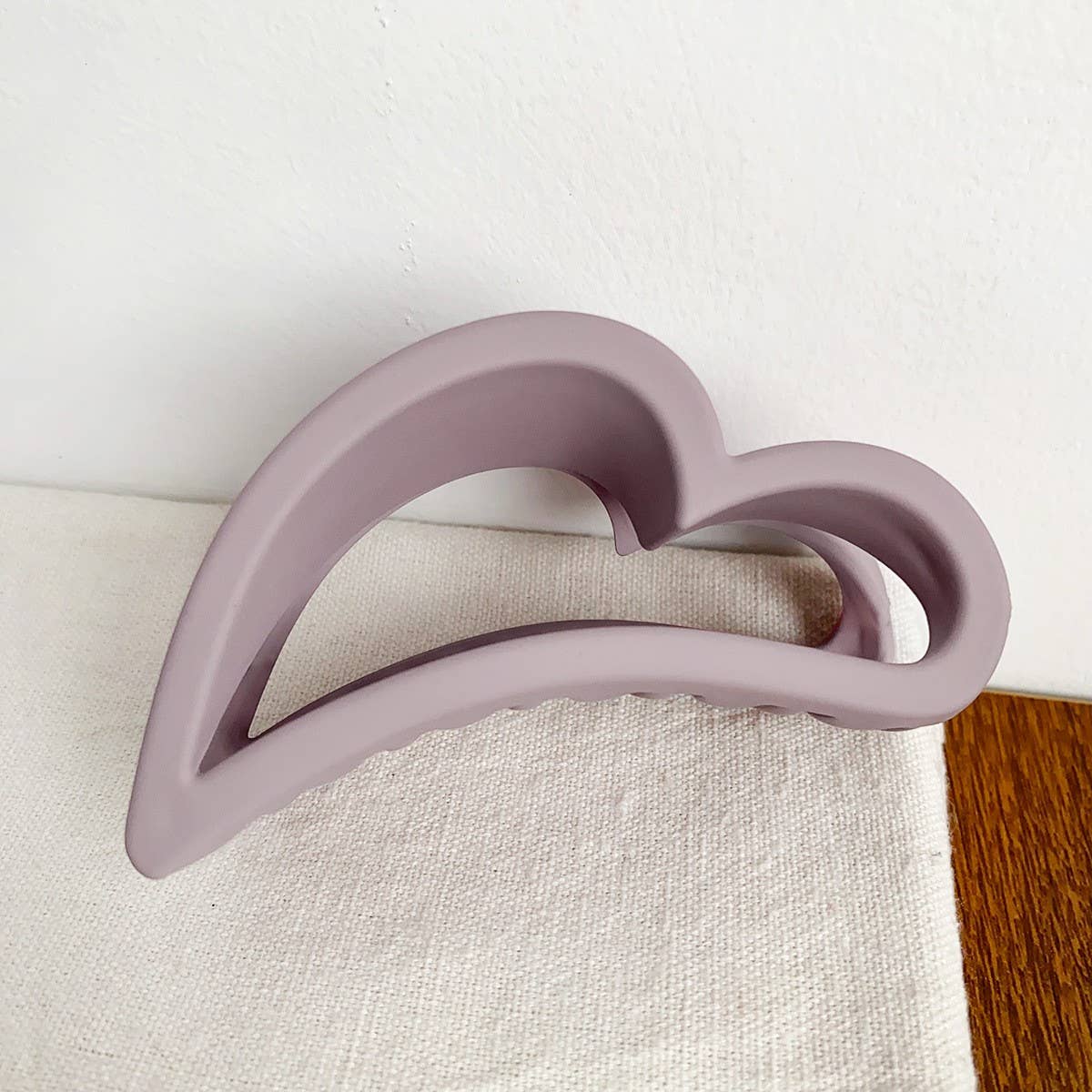 Heart Morandi Color Simple Hollow Hairpin